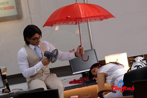 Arya2 Movie Stills - Allu Arjun, Kajal Agarwal, Navadeep - 16 / 29 photos